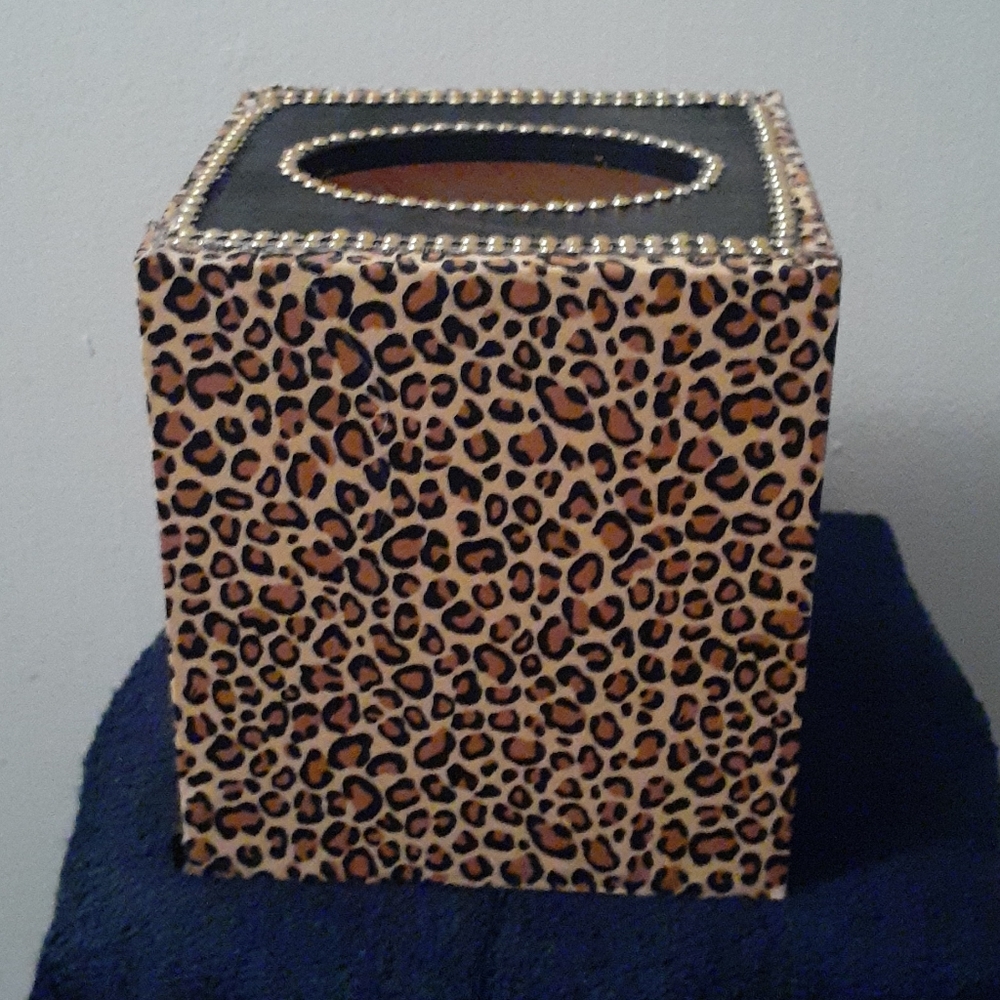 Hand Crafted Tisue Box Holder - Picture 2 of 3